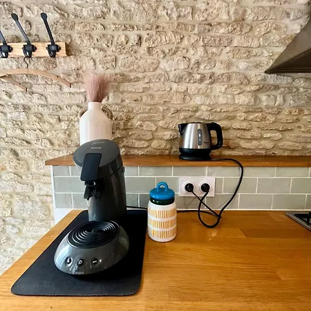 La Tomette, à 5 Kms De La *